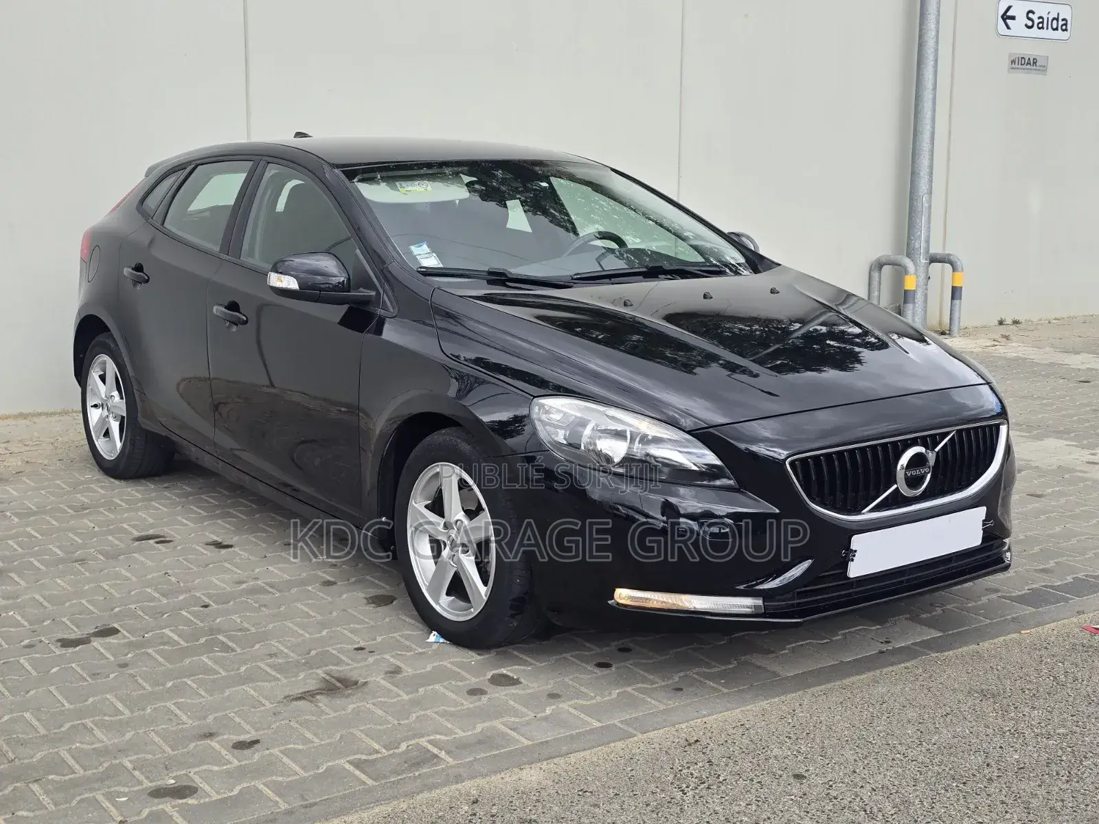 Volvo V40 2018 Noir