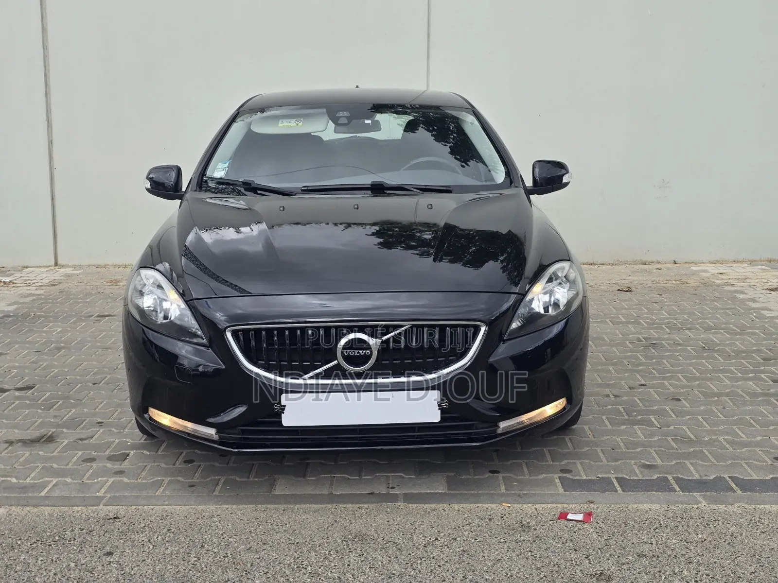 Volvo V40 2018 Noir