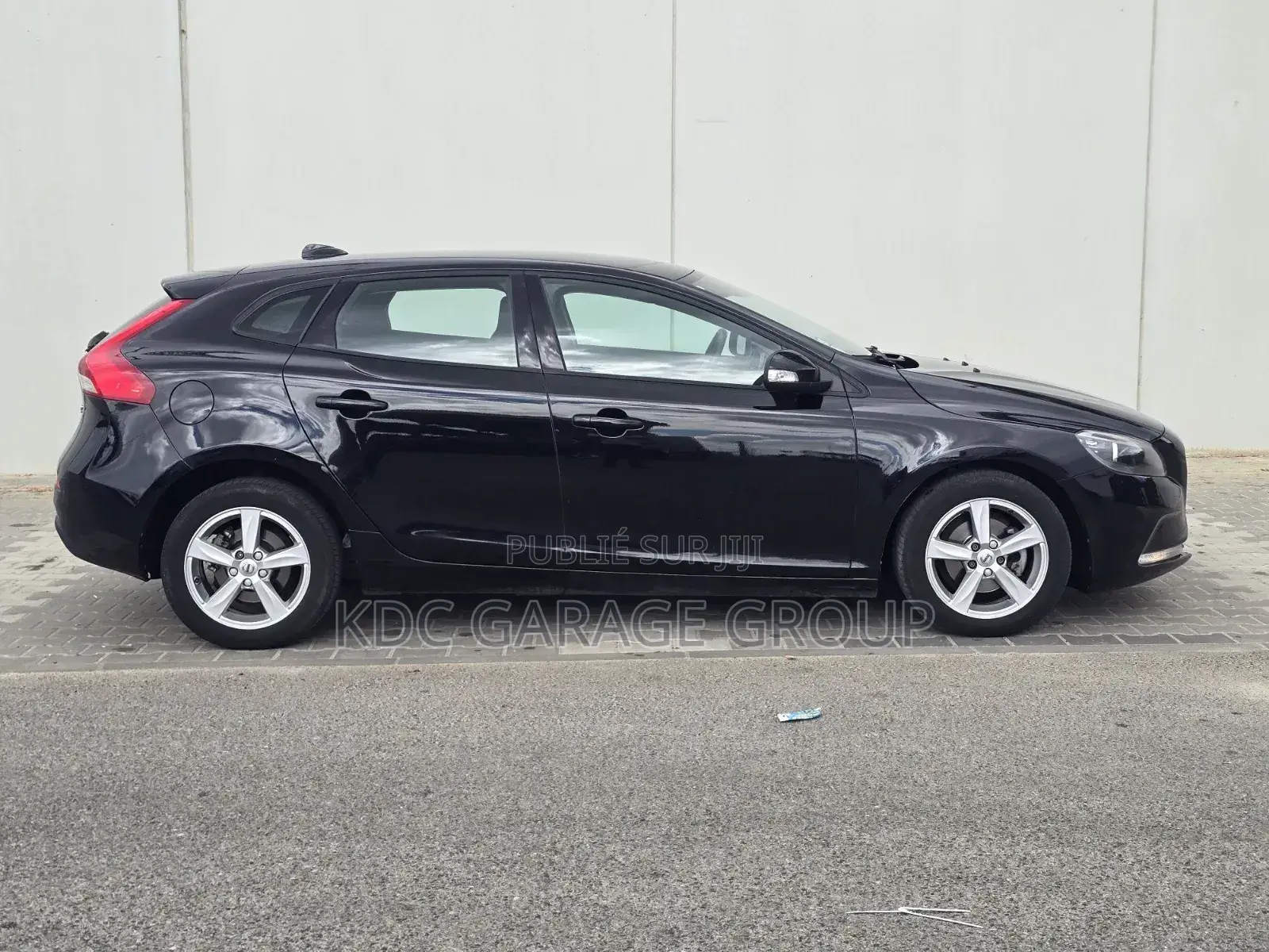 Volvo V40 2018 Noir
