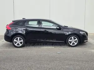 Volvo V40 2018 Noir