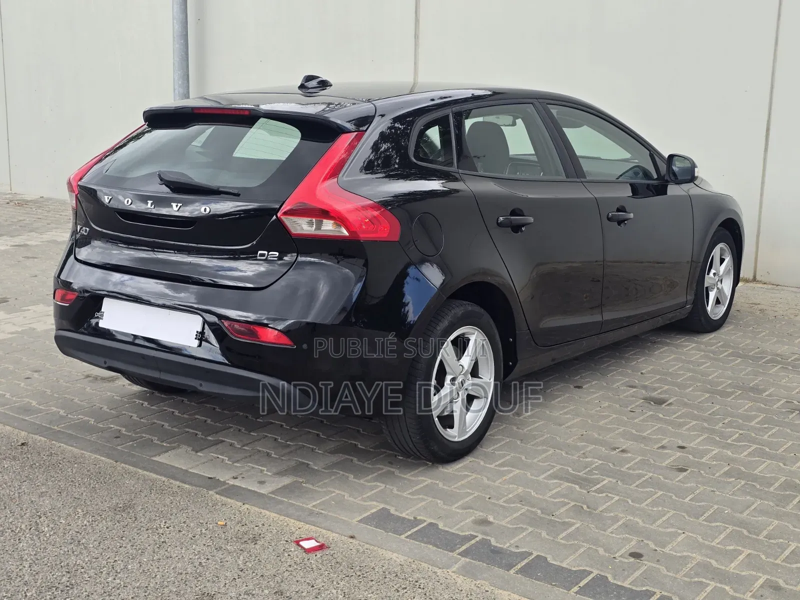Volvo V40 2018 Noir