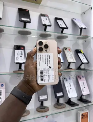 Nouveau Apple iPhone 16 Pro 256 GB Doré