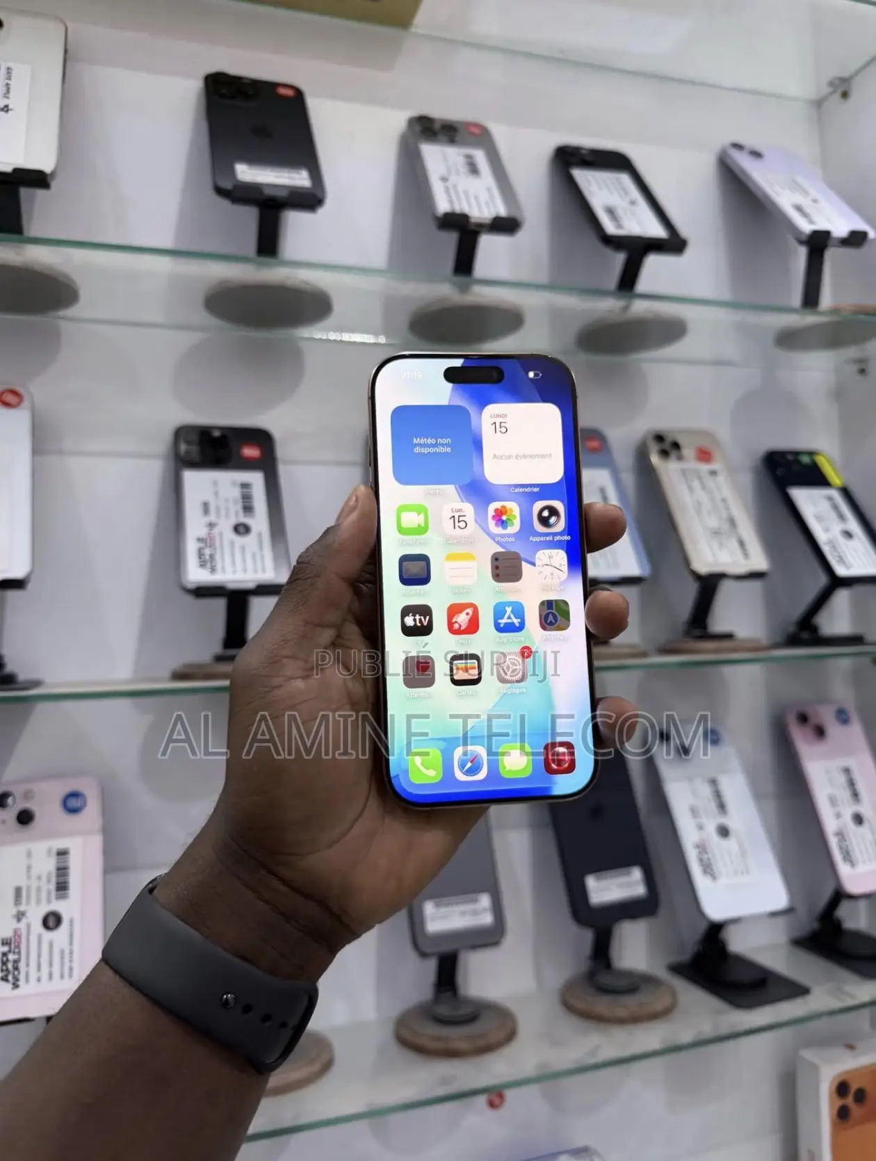 Nouveau Apple iPhone 16 Pro 256 GB Doré