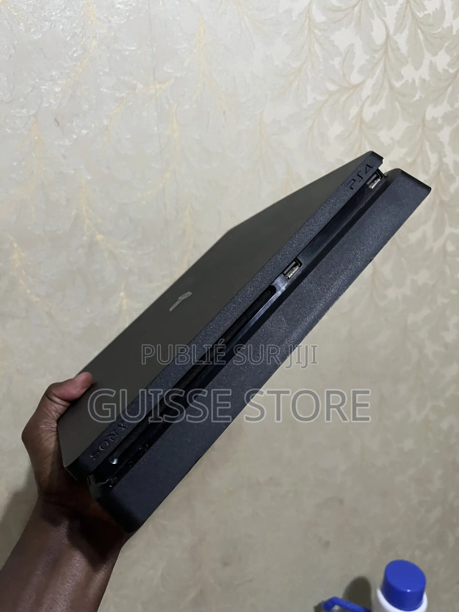 Ps4 Slim Avec Une Manette