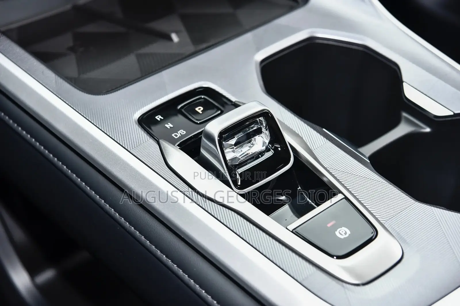 Nouveau Voiture 2025 Noir Mat