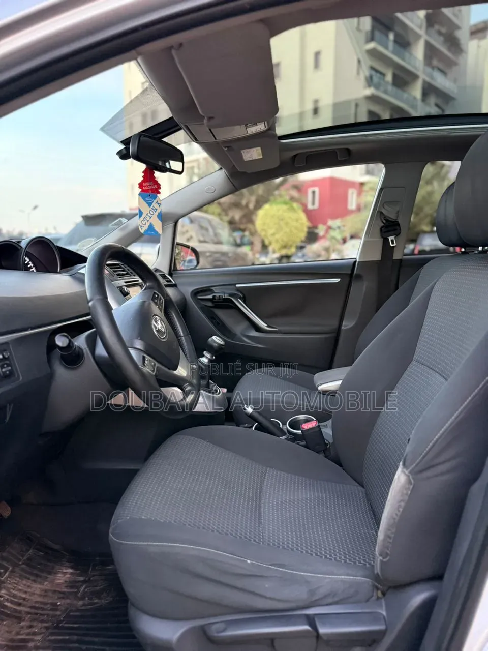 Toyota Verso 2017 Gris