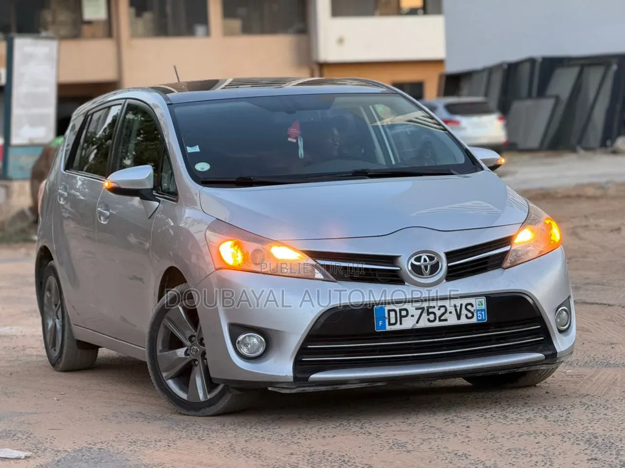 Toyota Verso 2017 Gris