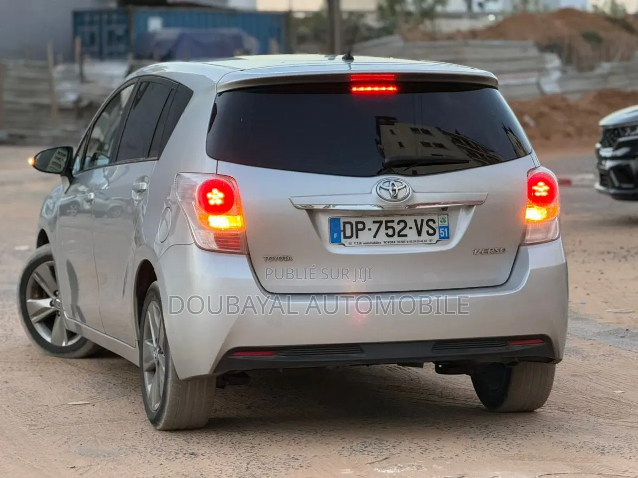 Toyota Verso 2017 Gris