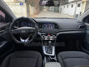 Hyundai Elantra 2019 Noir