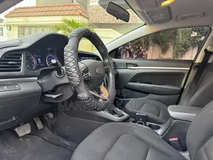Hyundai Elantra 2019 Noir
