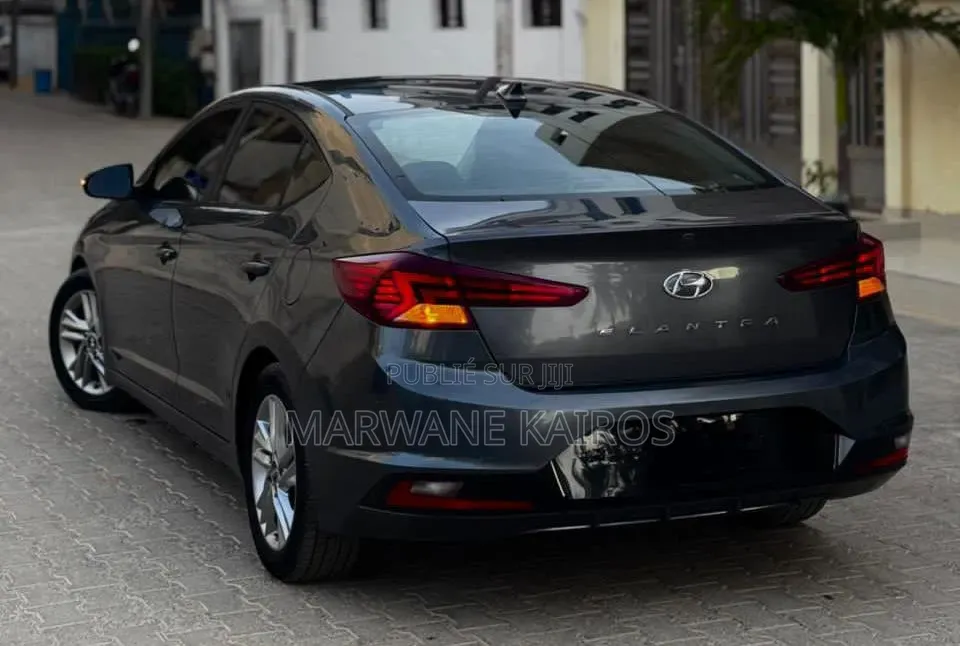 Hyundai Elantra 2019 Noir