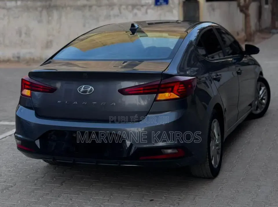Hyundai Elantra 2019 Noir