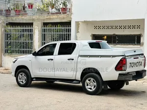 Toyota Hilux 2024 Blanc