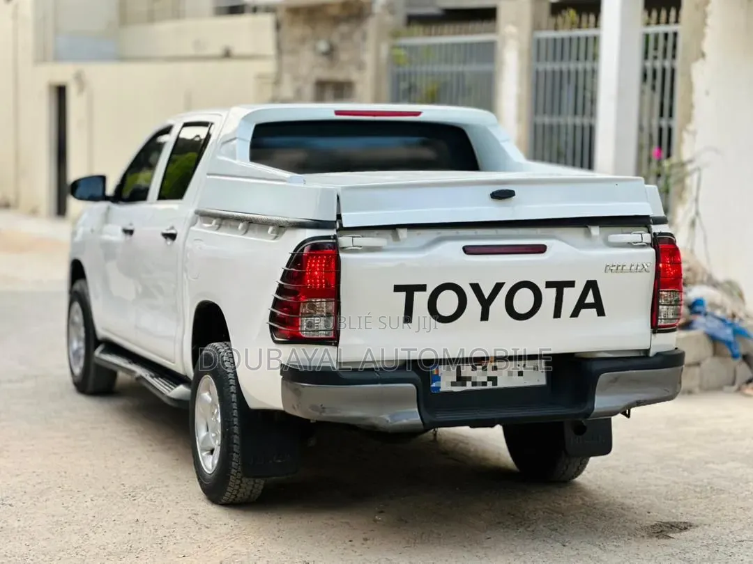 Toyota Hilux 2024 Blanc