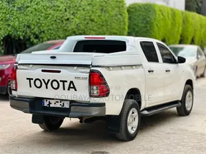 Toyota Hilux 2024 Blanc