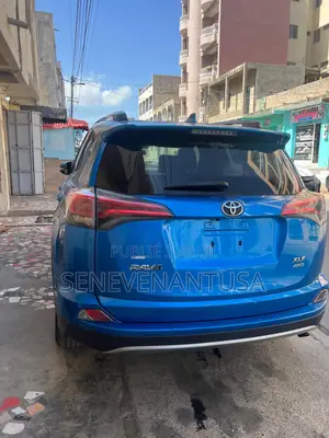 Toyota RAV4 2018 Bleu