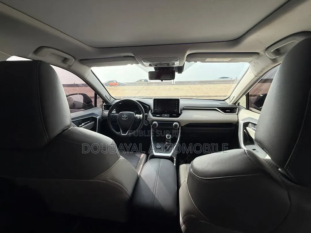 Toyota RAV4 2021 Blanc