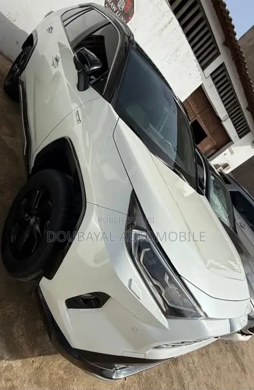 Toyota RAV4 2021 Blanc