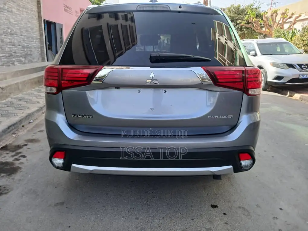 Mitsubishi Outlander 2017 Gris