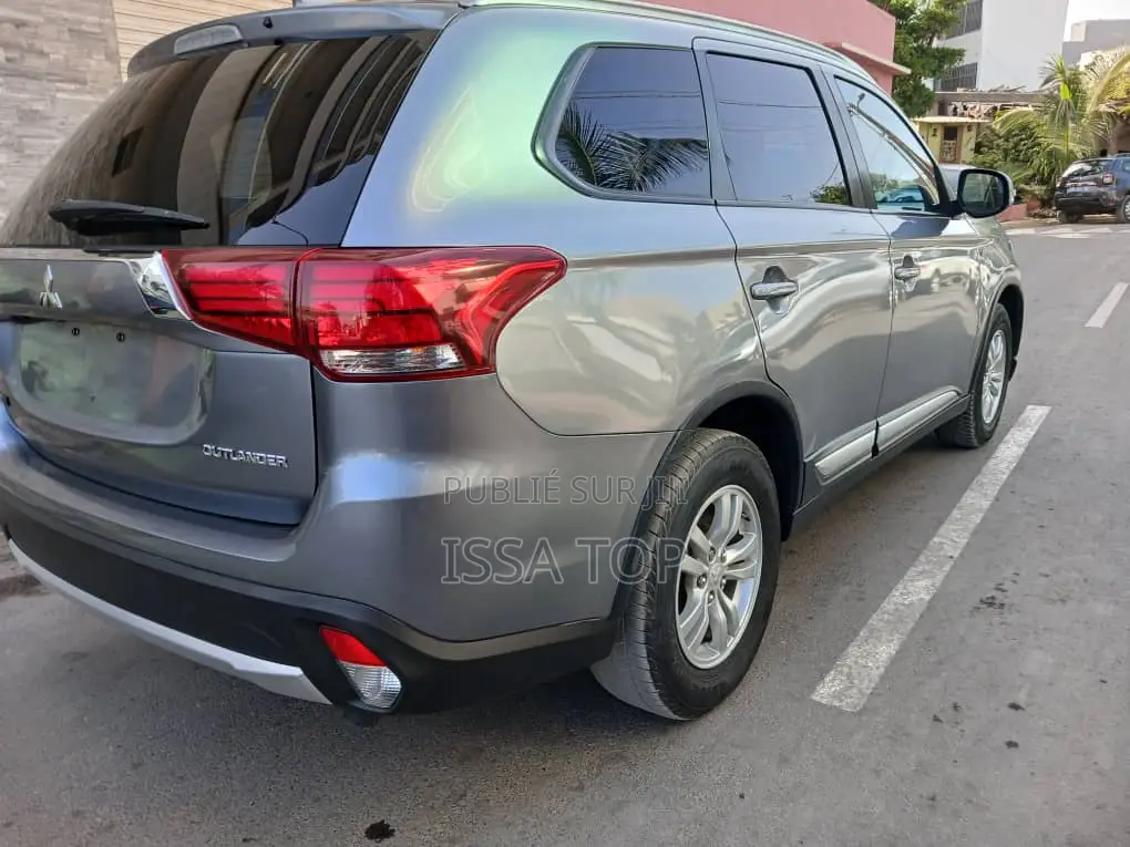 Mitsubishi Outlander 2017 Gris