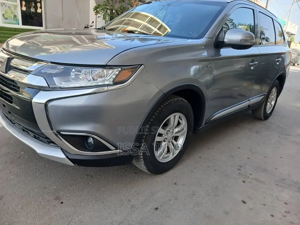 Mitsubishi Outlander 2017 Gris