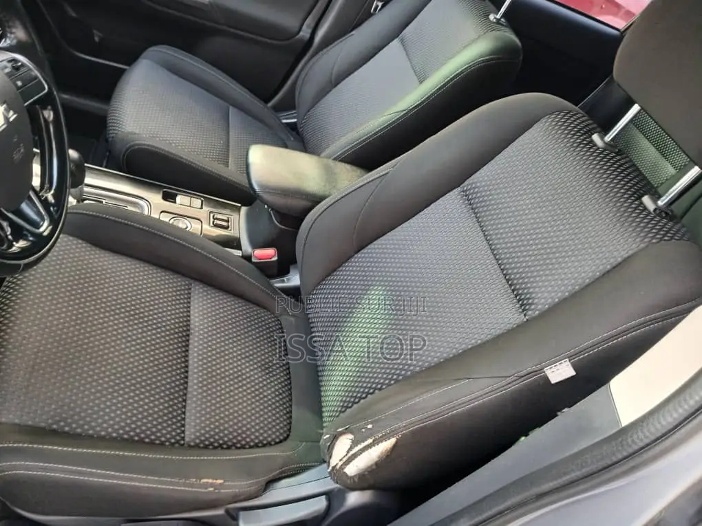 Mitsubishi Outlander 2017 Gris
