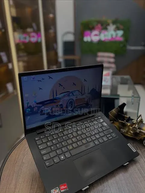 Nouveau Ordinateur de bureau Lenovo Autre 8GB AMD Ryzen 3 SSD 512GB
