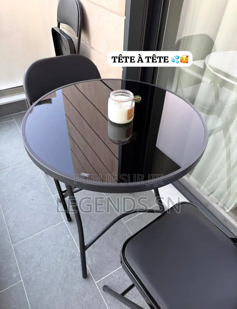 Tête À Tête