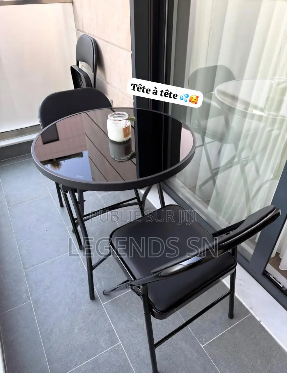 Tête À Tête