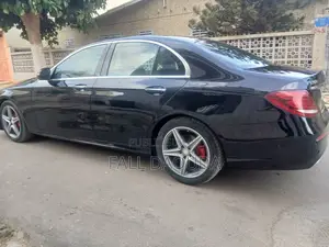 Mercedes-Benz E300 2018 Noir