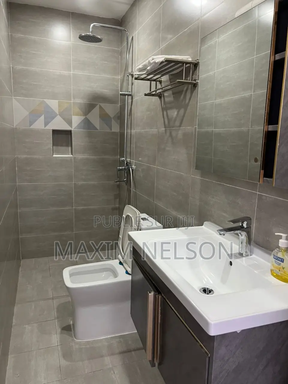 Appartement Meublé 5 Chambres À Louer À Yoff-Virage