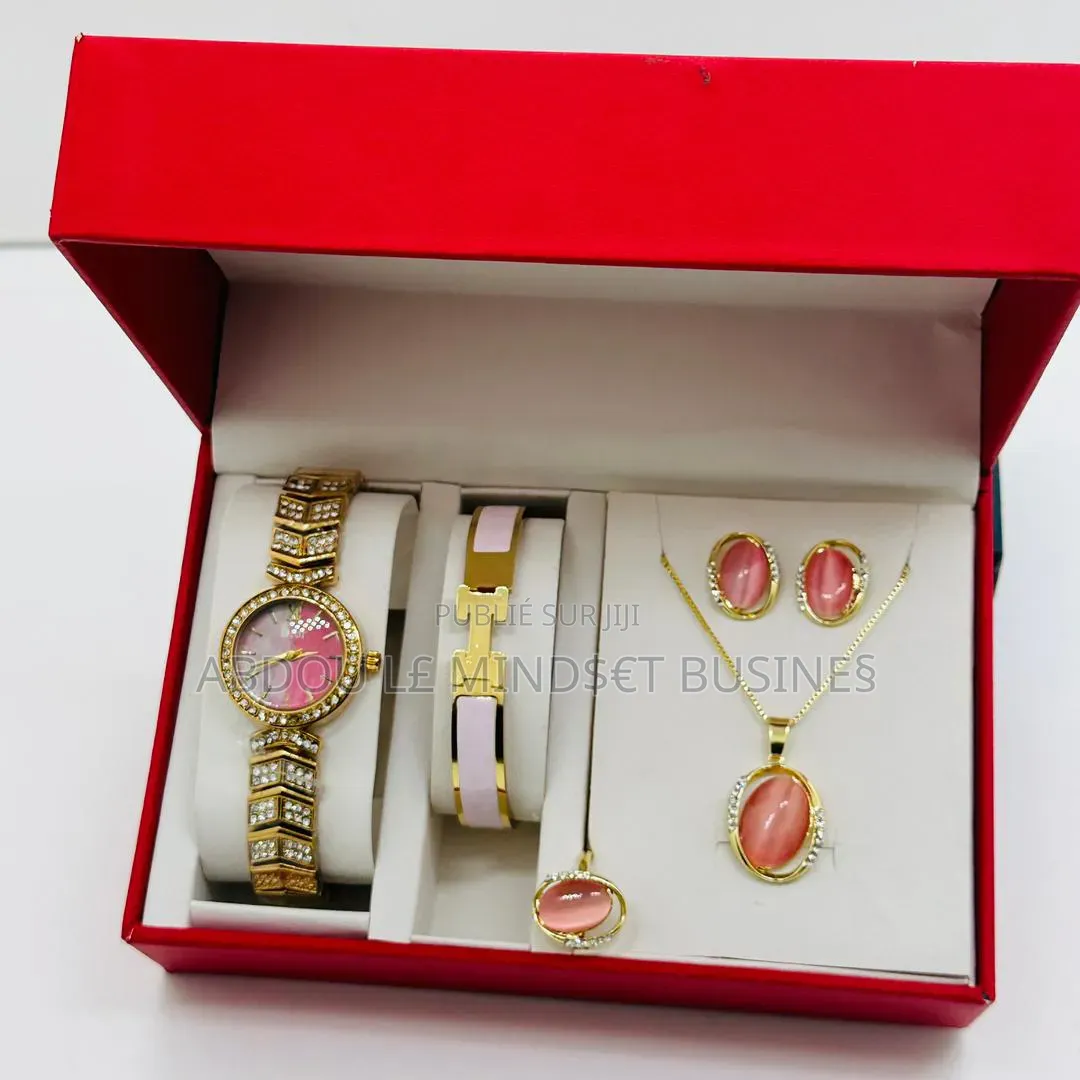 Coffret 4 Pièce Avec Boîte Disponible
