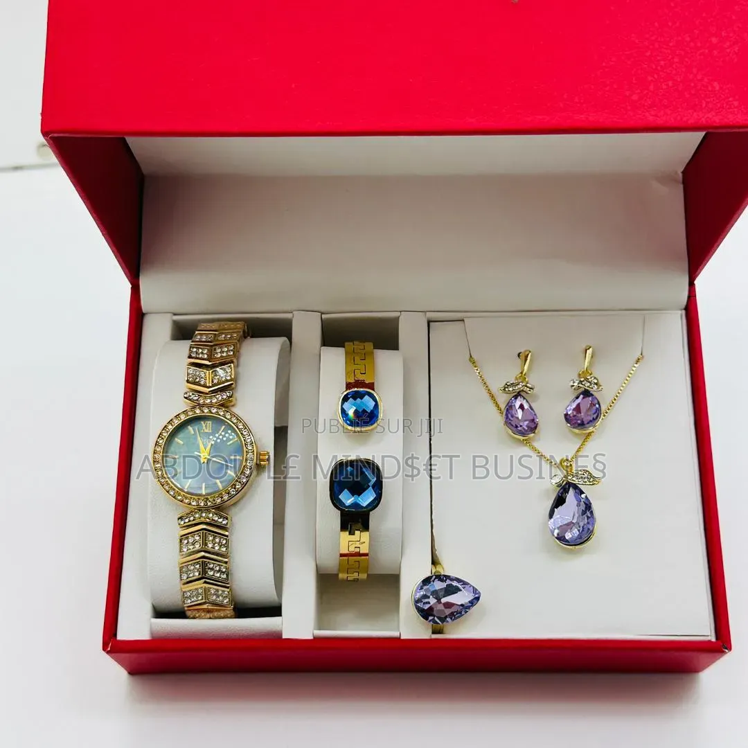 Coffret 4 Pièce Avec Boîte Disponible