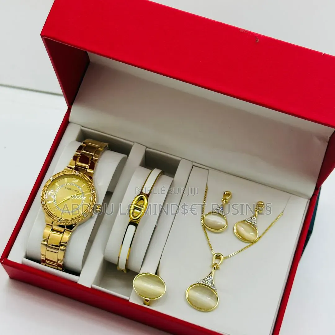 Coffret 4 Pièce Avec Boîte Disponible
