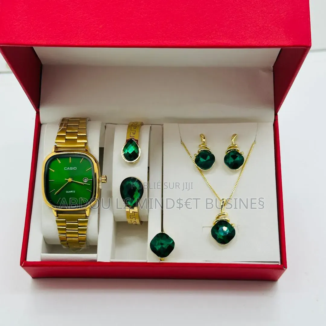 Coffret 4 Pièce Avec Boîte Disponible