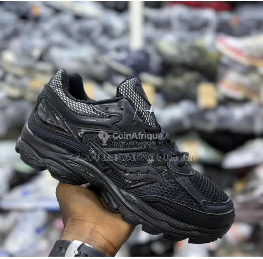 Saucony Full Black Disponible