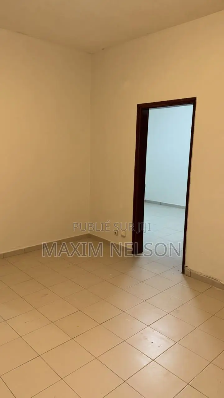 1chbre Studio dans Yoff à Louer