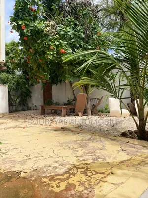 Meublé 3chbre Villa dans Saly, Thiès Sud à Vendre