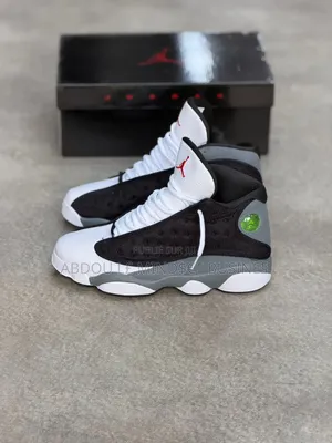 Air Jordan 13 Noir-Blanc Disponible