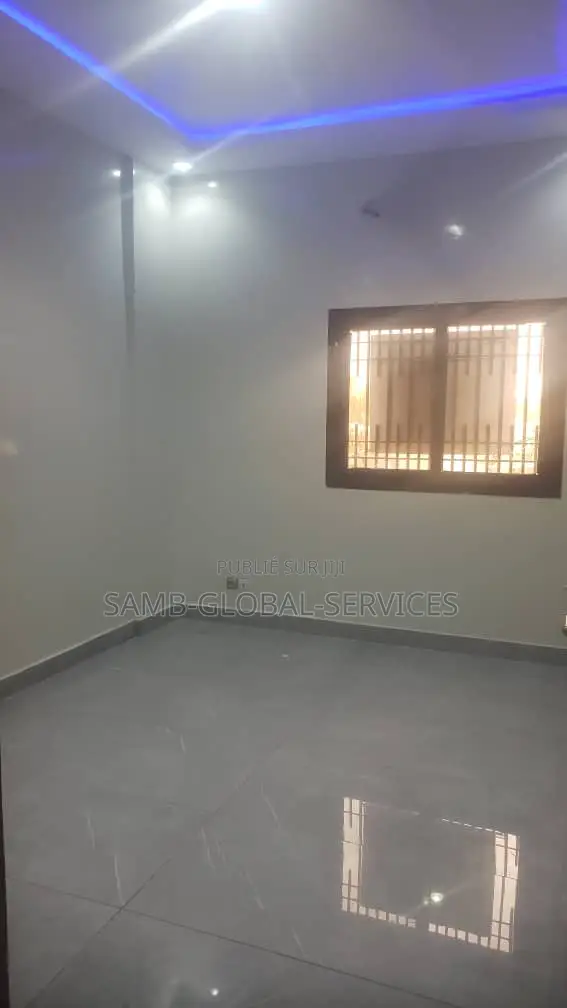 2chbre Villa dans Yoff à Louer