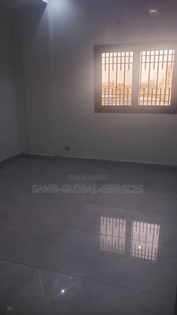 2chbre Villa dans Yoff à Louer