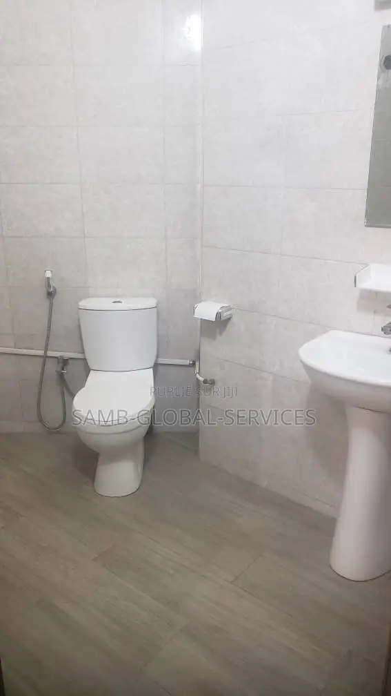 2chbre Villa dans Yoff à Louer