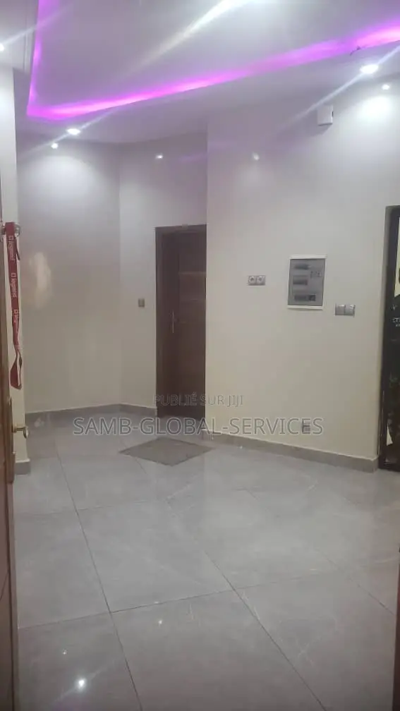 2chbre Villa dans Yoff à Louer