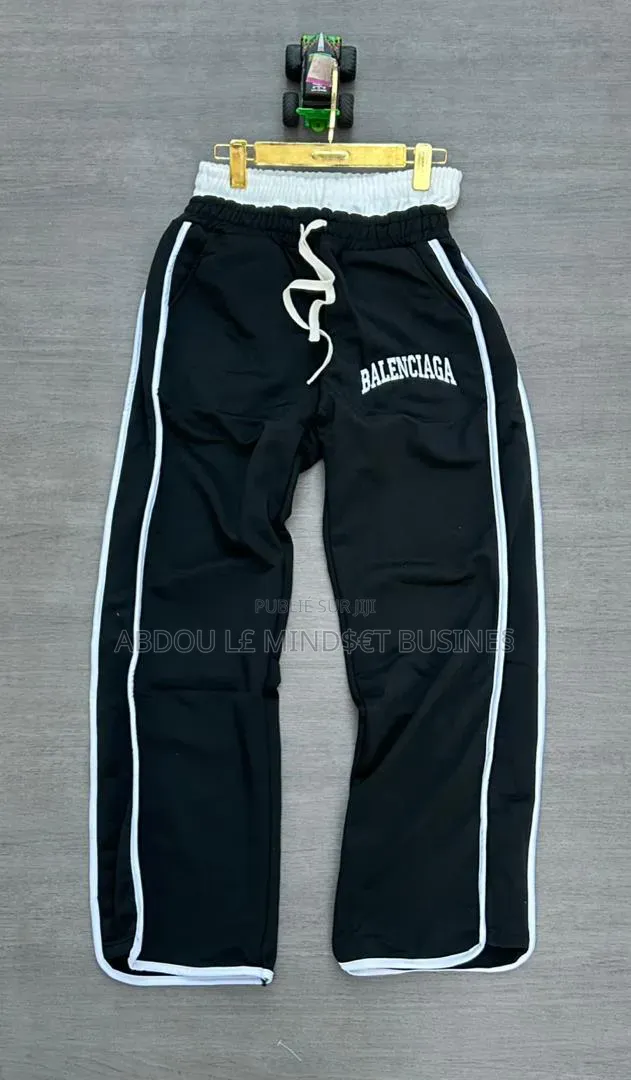 Bas Large Balenciaga Disponible