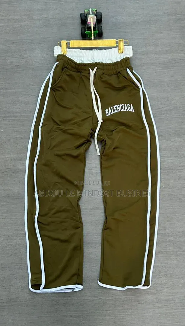 Bas Large Balenciaga Disponible