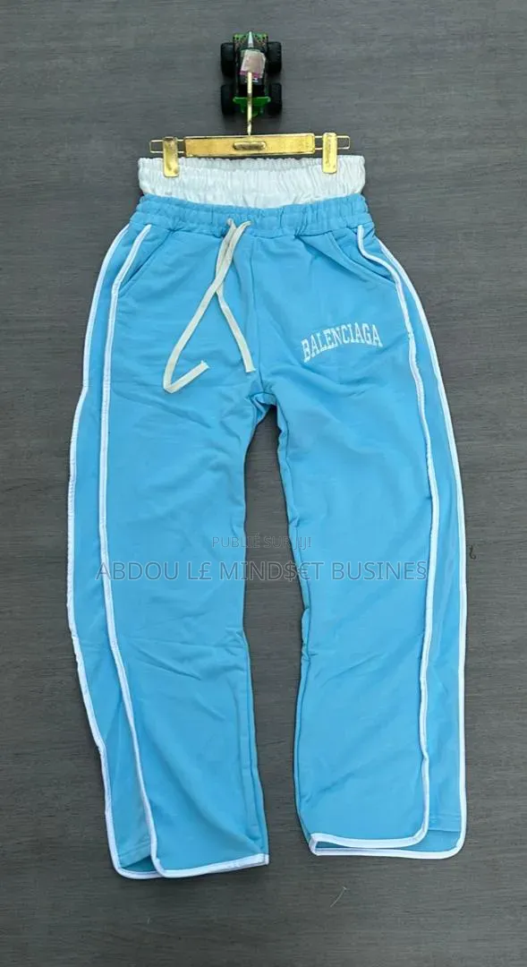 Bas Large Balenciaga Disponible