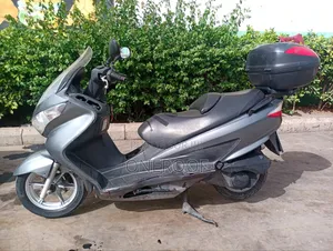 Suzuki Burgman 125 2017 Gris