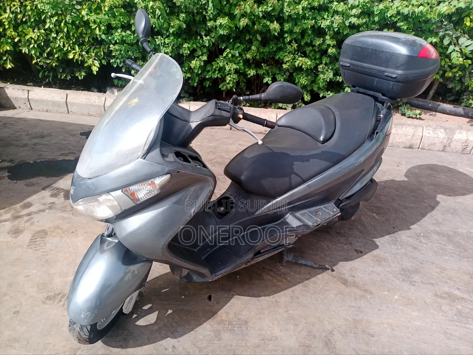 Suzuki Burgman 125 2017 Gris