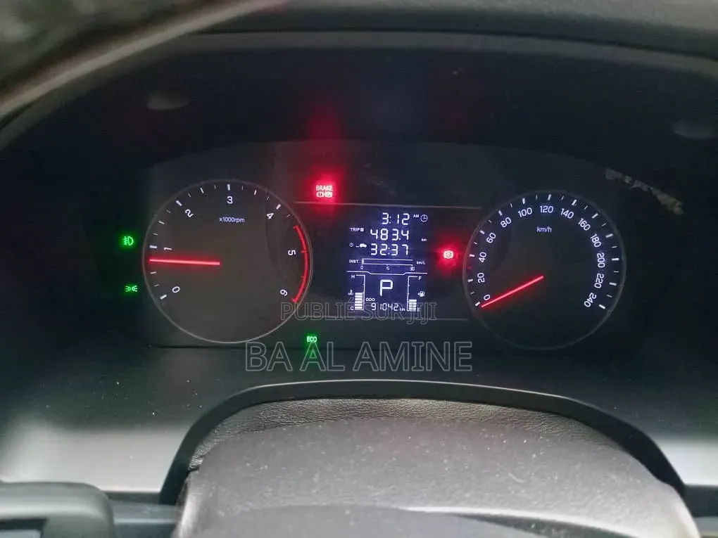 SsangYong Korando 2018 Gris