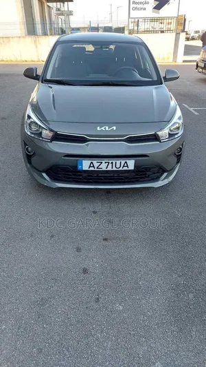 Kia Rio 2023 Gris